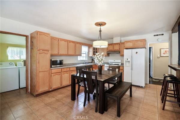 Sun Valley, CA 91352,8464 Outland View DR