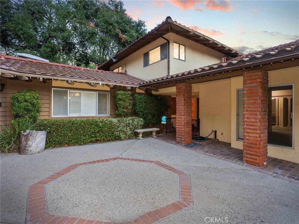 Glendale, CA 91208,1527 Colina DR