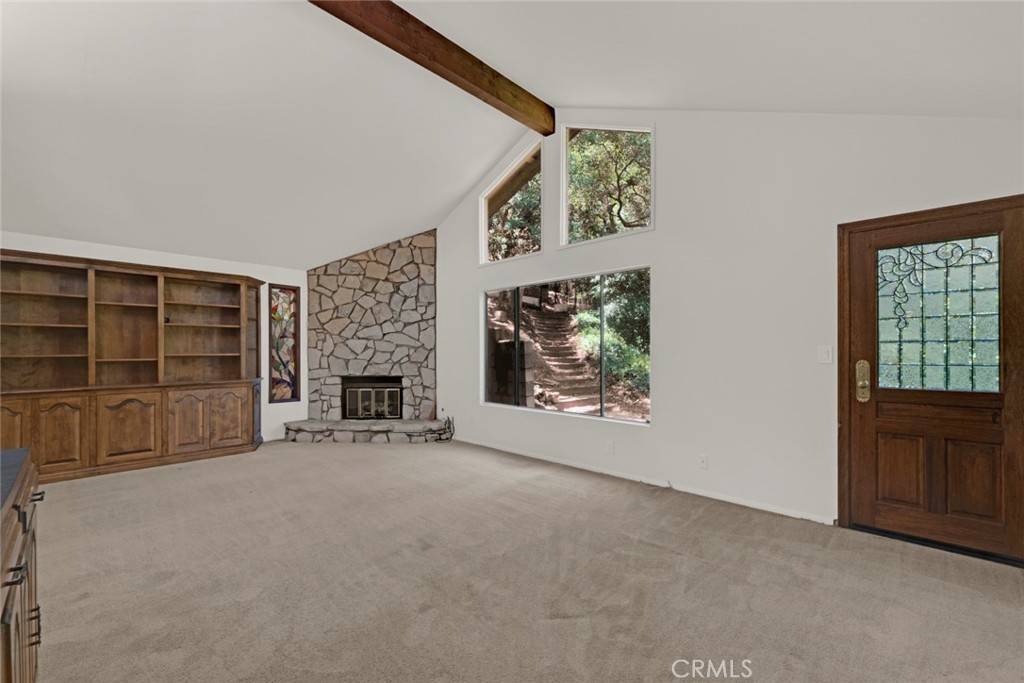 Sunland, CA 91040,8402 McGroarty ST