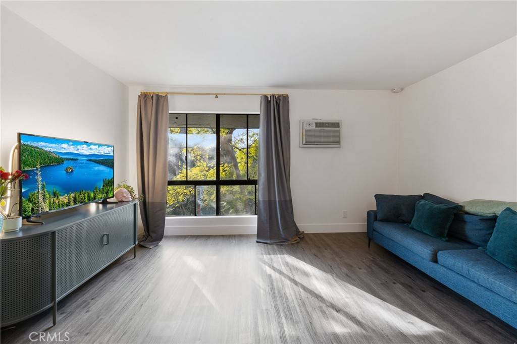 West Hollywood, CA 90069,1222 N Olive DR #409