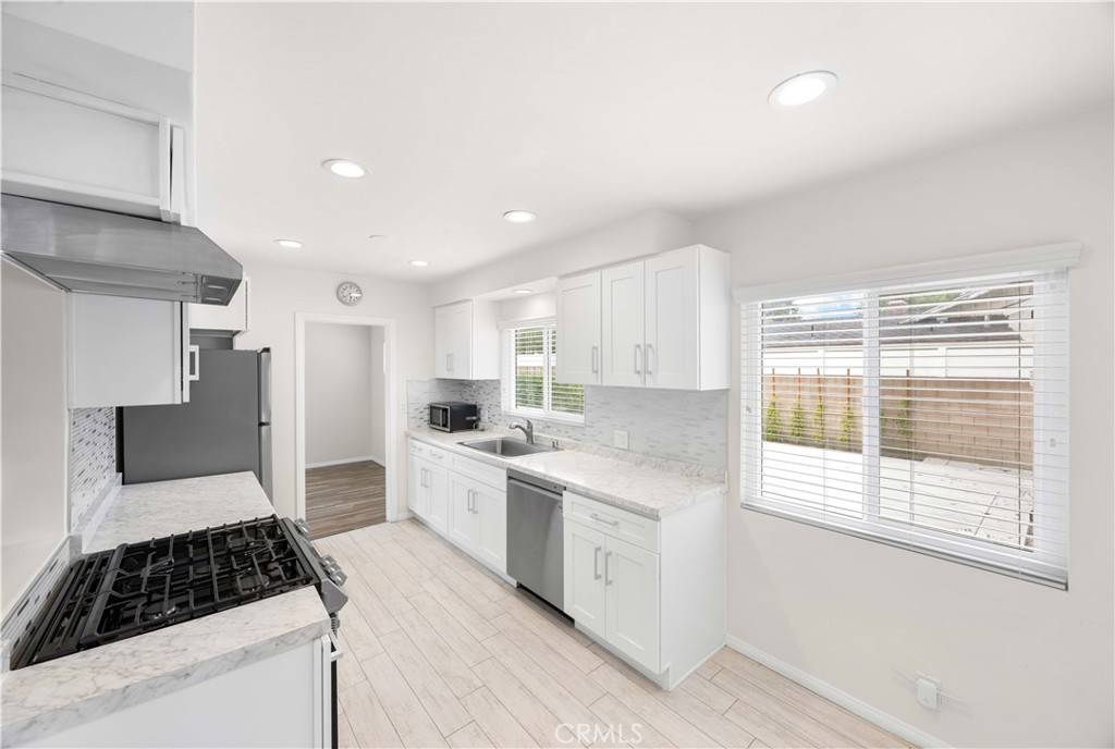 Northridge, CA 91325,17435 Lassen ST