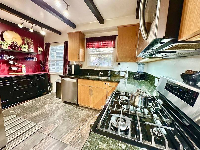 Sun Valley, CA 91352,8466 Springford DR