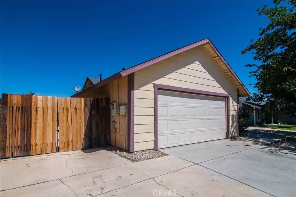 Victorville, CA 92394,15042 Highlander DR