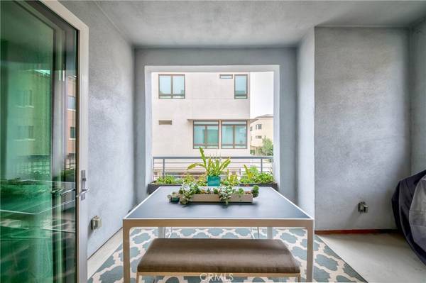 Playa Vista, CA 90094,5847 Seahorse Ct