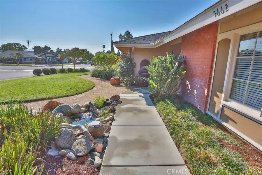 5662 Olive AVE, Rialto, CA 92377