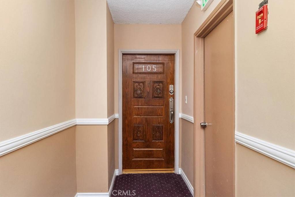 Los Angeles, CA 90046,1344 N Martel AVE #105