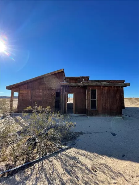 1920 Magical AVE, Joshua Tree, CA 92252