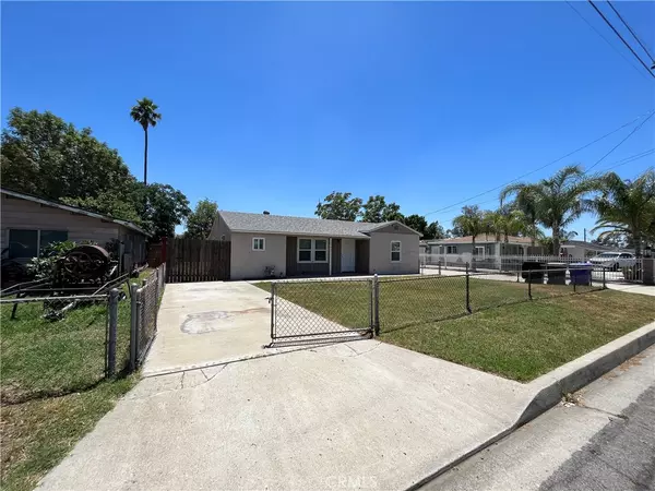 Fontana, CA 92335,15343 Iris DR