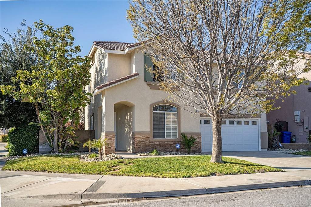 5798 Bay Hill LN, Fontana, CA 92336