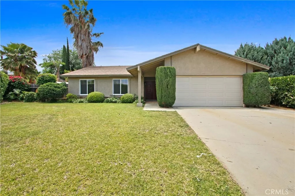 Corona, CA 92882,1763 Bluebird LN