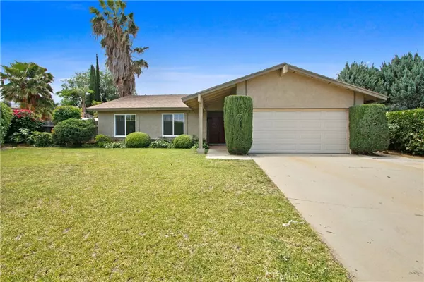 1763 Bluebird LN, Corona, CA 92882