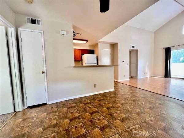 Newhall, CA 91321,24491 Valle Del Oro #204