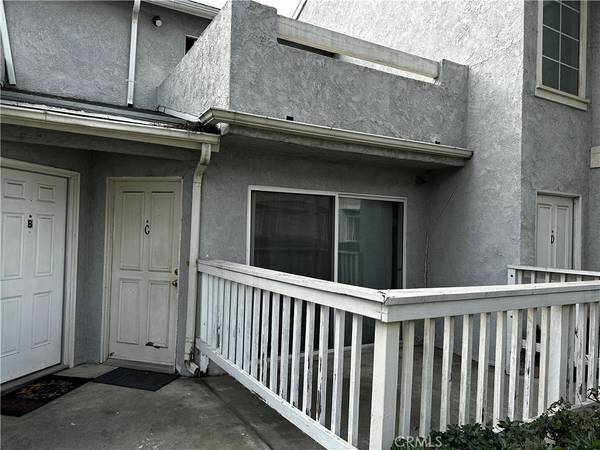 182 W Walnut AVE #C, Rialto, CA 92376