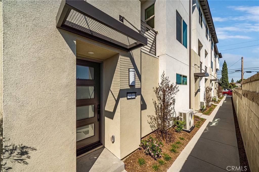 Placentia, CA 92870,1590 E. Hermosa Lane #2