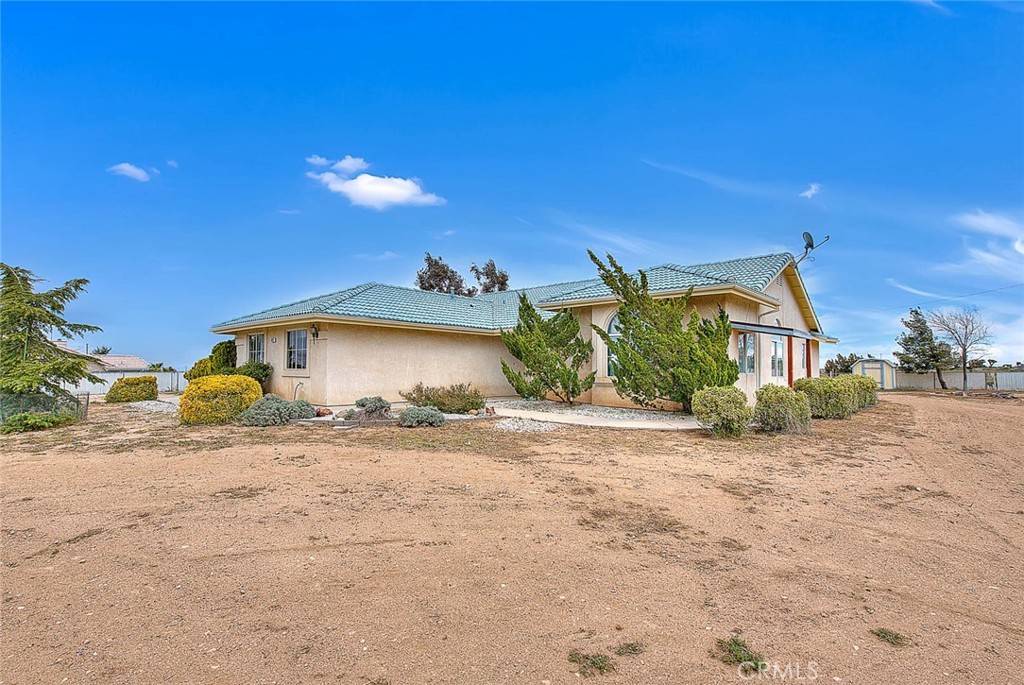 Phelan, CA 92371,9825 Schlitz RD