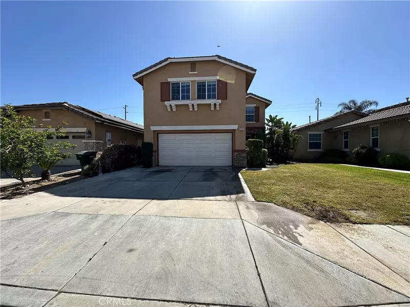 2237 Glimmer WAY, Perris, CA 92571