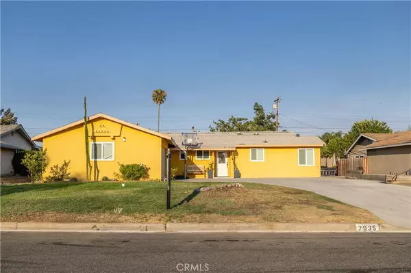 7935 Dumond DR, Fontana, CA 92336