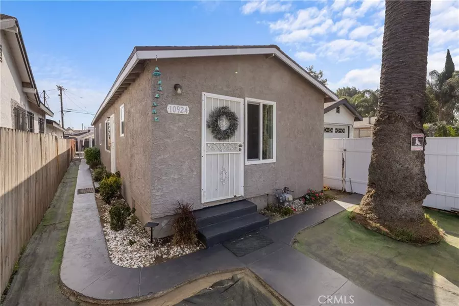 10924 Grape ST, Los Angeles, CA 90059