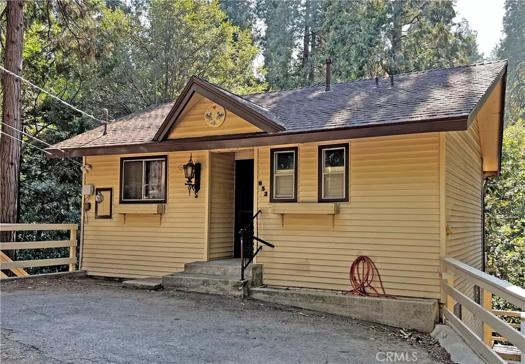 Crestline, CA 92325,652 Knoll