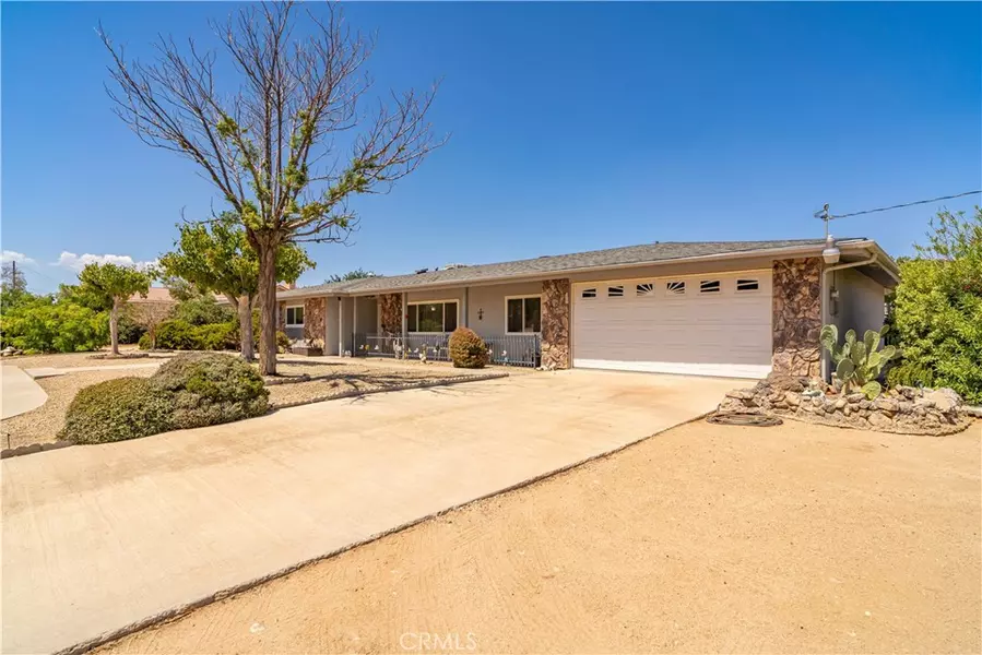 18016 Mauna Loa ST, Hesperia, CA 92345