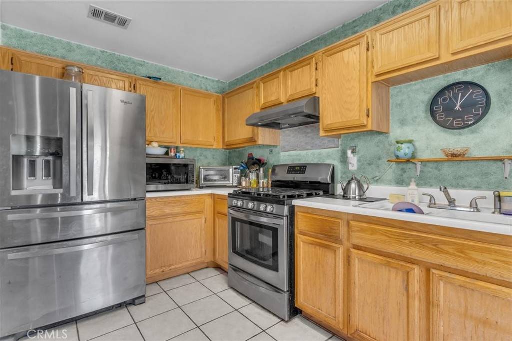 Adelanto, CA 92301,15354 Lassen DR