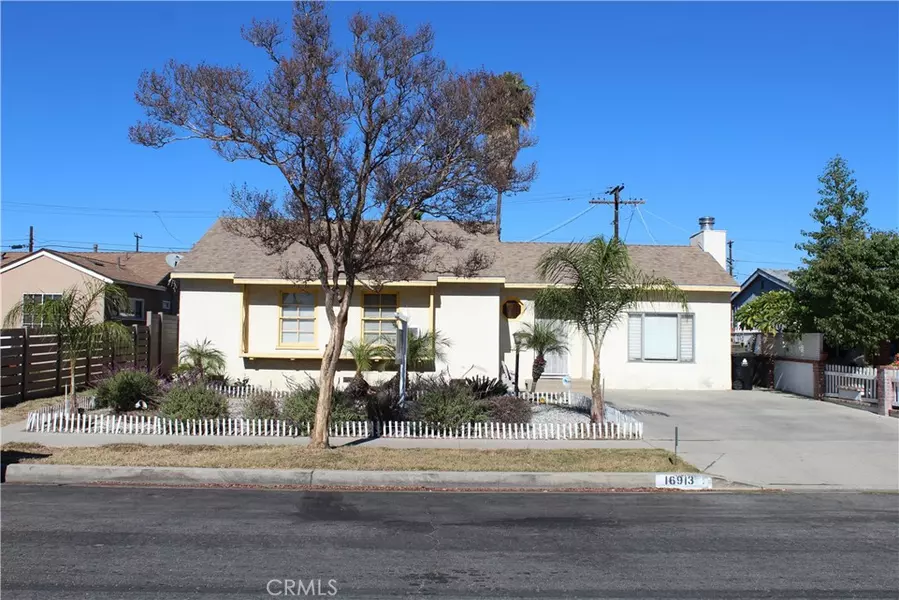 16913 Covello ST, Lake Balboa, CA 91406