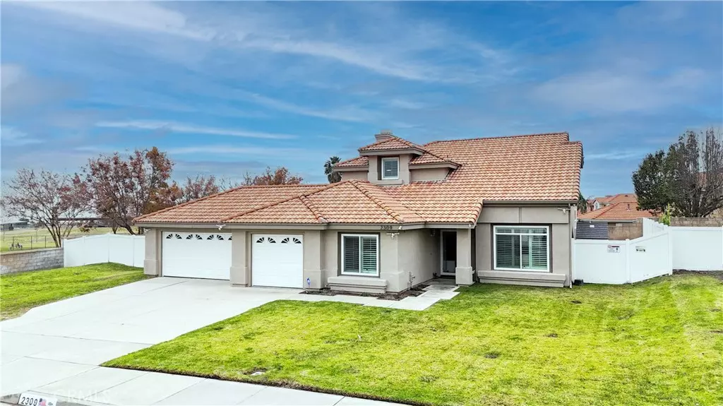 2309 W Via Bello DR, Rialto, CA 92377