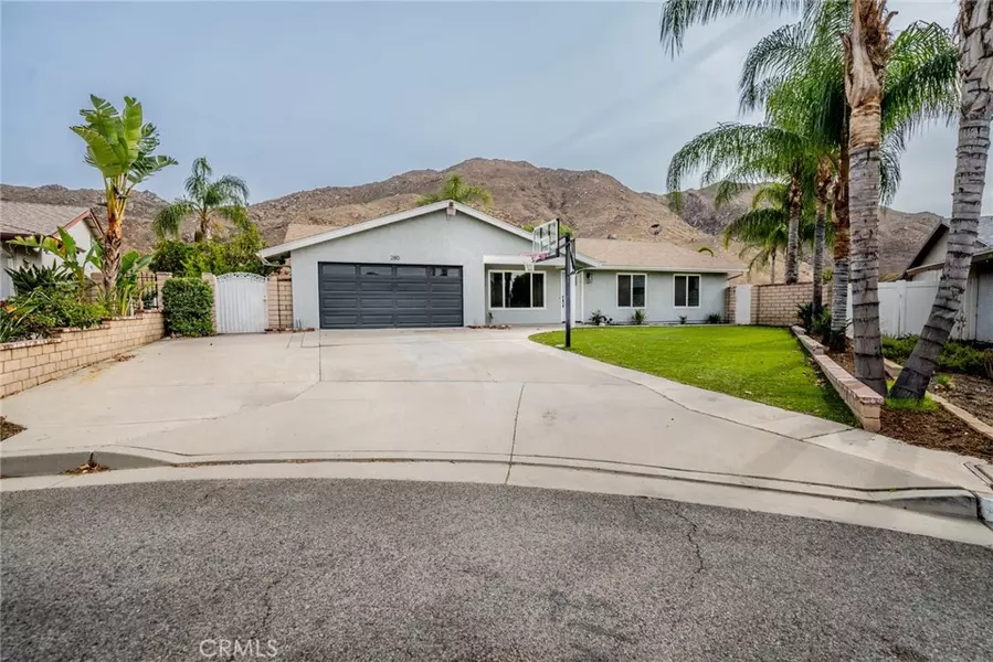 280 Green Oaks DR, Riverside, CA 92507