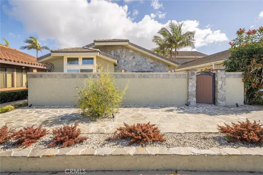 1806 Lake ST, Huntington Beach, CA 92648