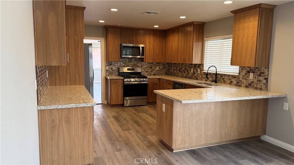 Apple Valley, CA 92307,14351 Cronese RD