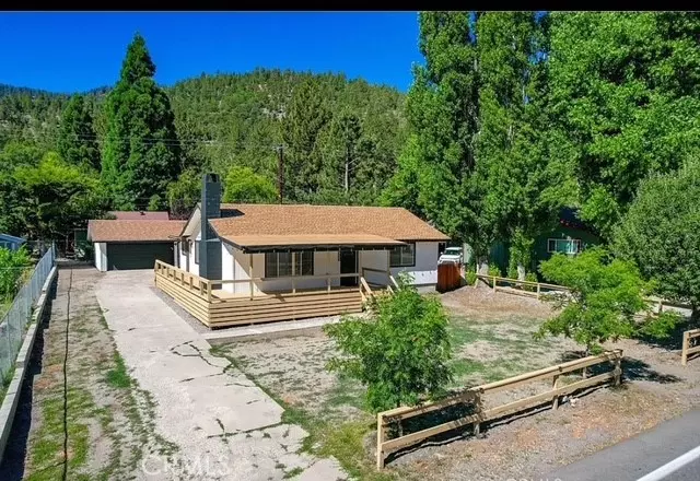 955 Apple AVE, Wrightwood, CA 92397