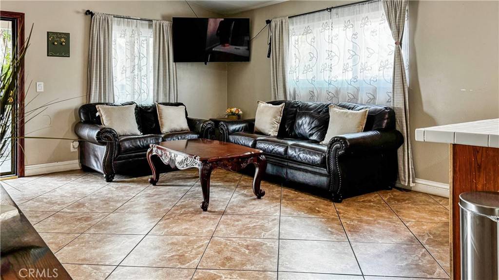 Ontario, CA 91762,611 S Laurel AVE