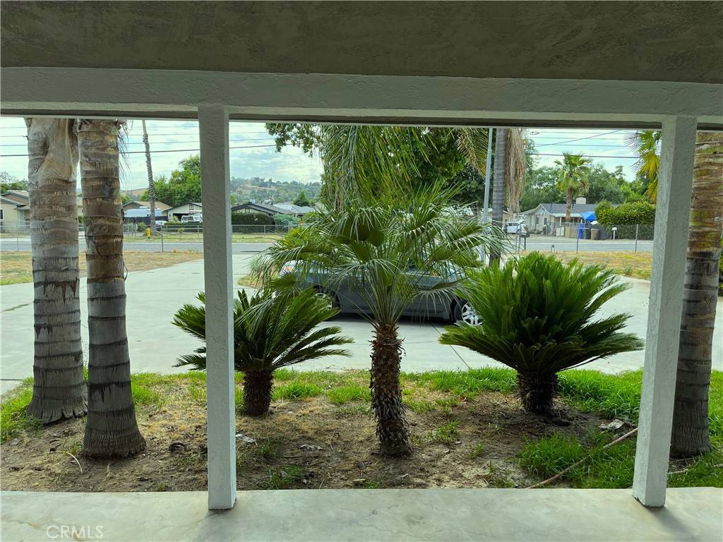 Yucaipa, CA 92399,12829 14th ST