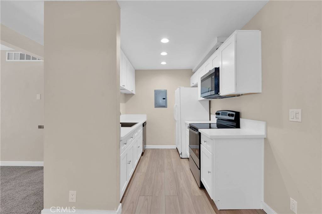 Encino, CA 91316,5460 White Oak AVE #A124