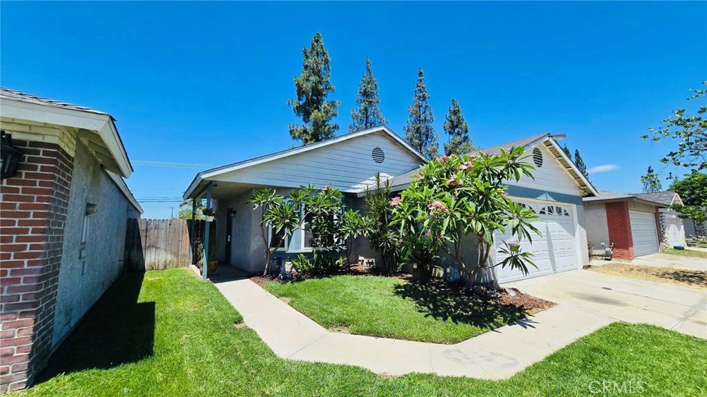 Fontana, CA 92335,15957 Randall AVE #34
