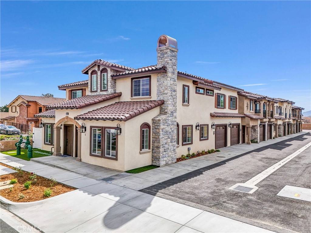 16385 Valencia AVE #8, Fontana, CA 92335