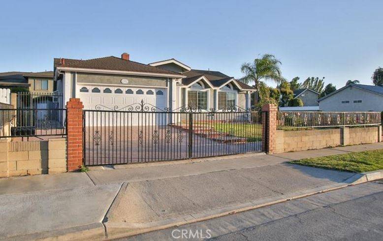 17252 Apel LN, Huntington Beach, CA 92649