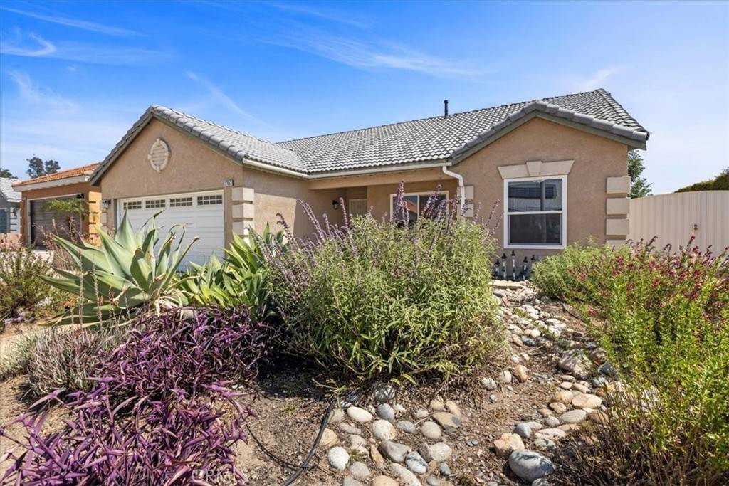 27653 7th ST, Highland, CA 92346