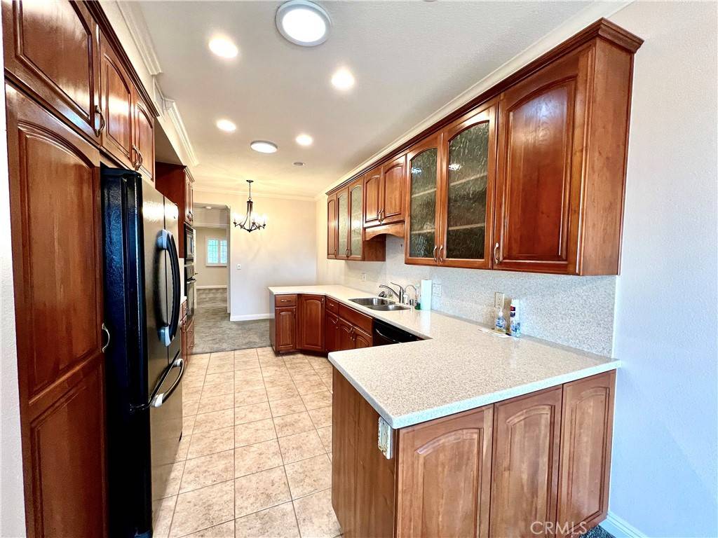Claremont, CA 91711,888 W Highpoint DR