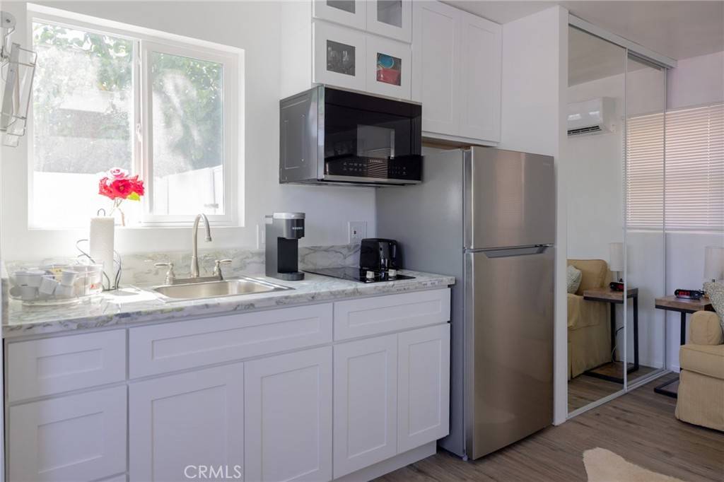 Los Angeles, CA 90057,226 Crandall ST