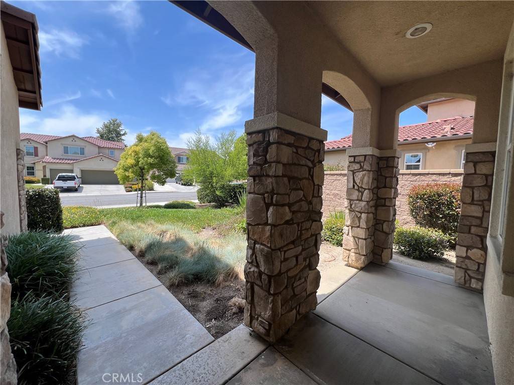 Eastvale, CA 92880,8754 Armadillo DR
