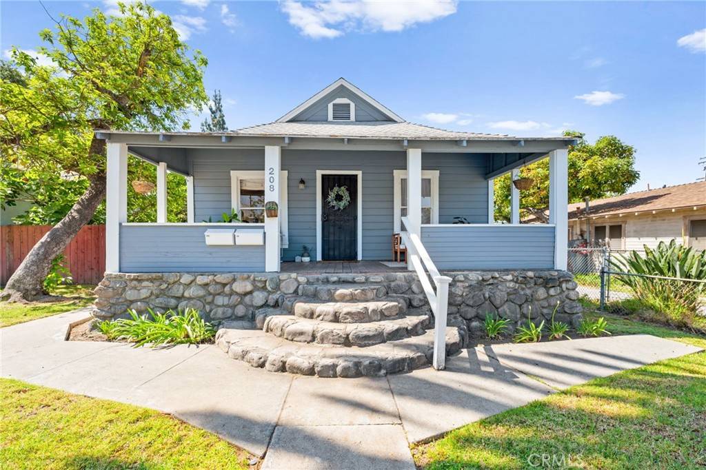 208 W Walnut AVE, Monrovia, CA 91016