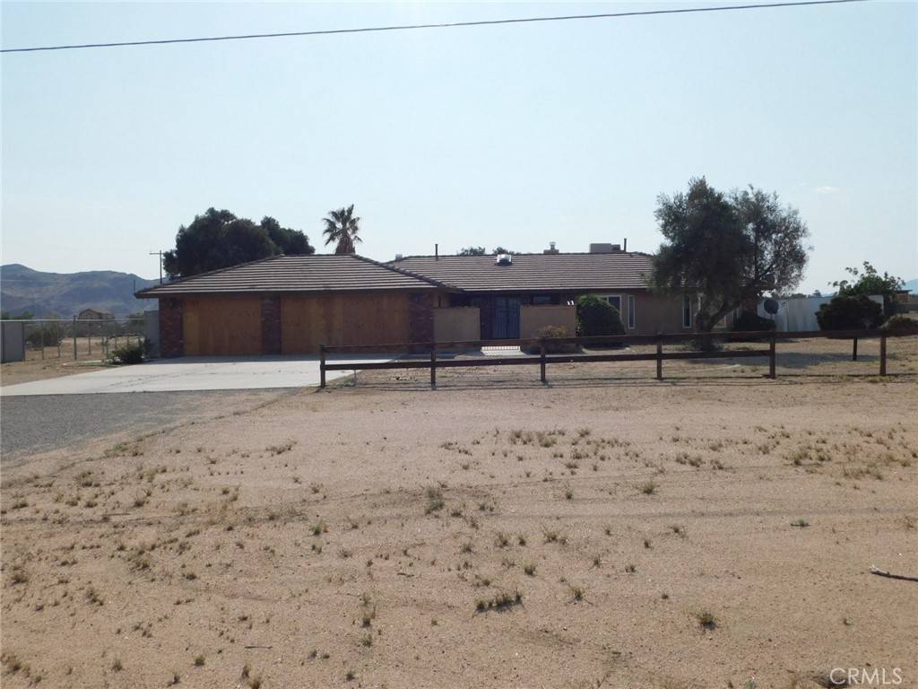 10883 Milpas DR, Apple Valley, CA 92308