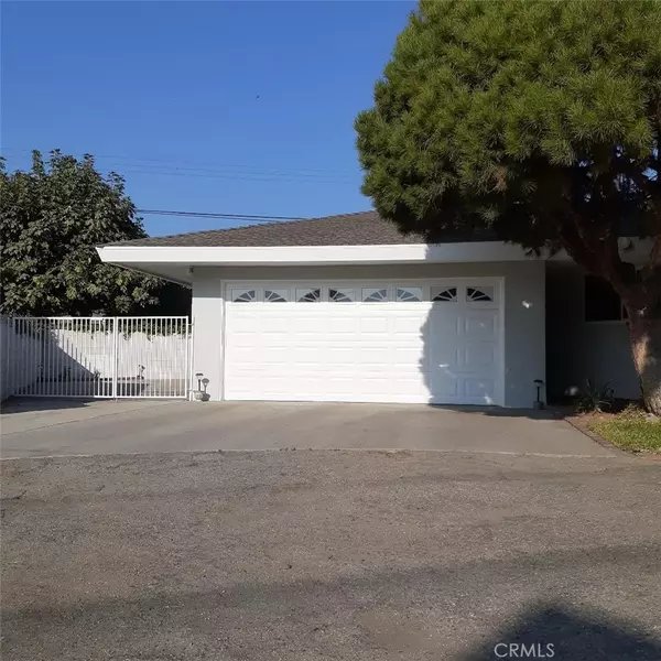 Downey, CA 90241,10406 Rives AVE