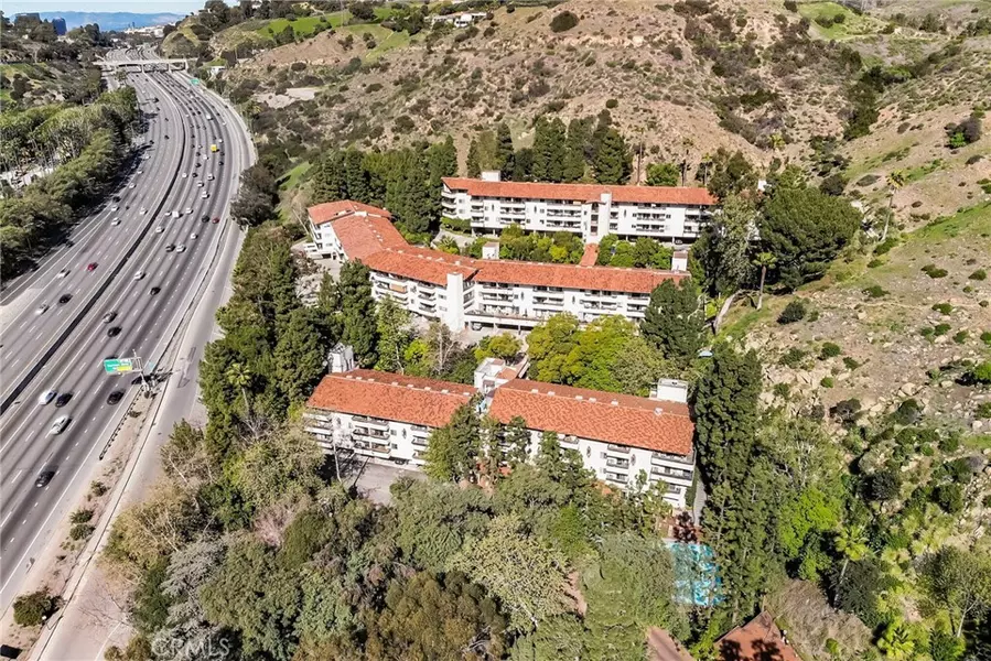 2700 Cahuenga BLVD E #4313, Hollywood Hills, CA 90068