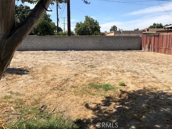 Paramount, CA 90723,16213 Orange AVE