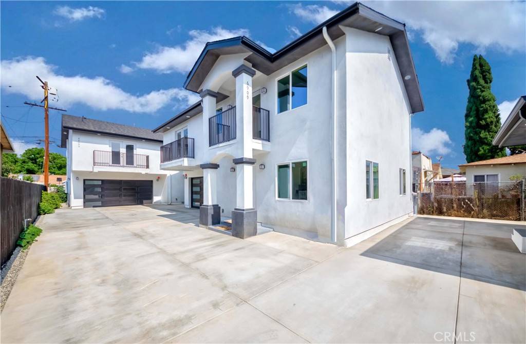 Bell Gardens, CA 90201,6907 Adamson AVE