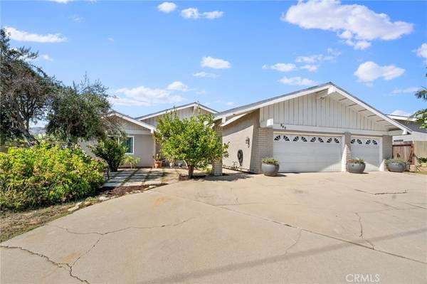 945 Baseline, La Verne, CA 91750