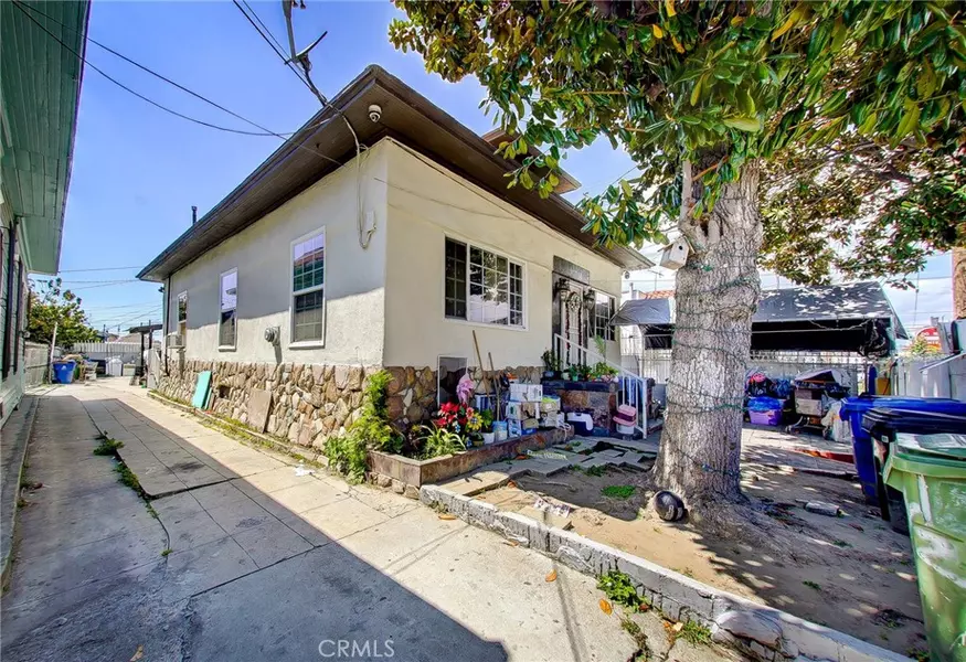 5123 S San Pedro, Los Angeles, CA 90011