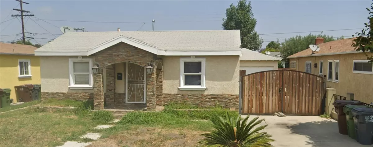 Compton, CA 90222,1207 W 129th PL